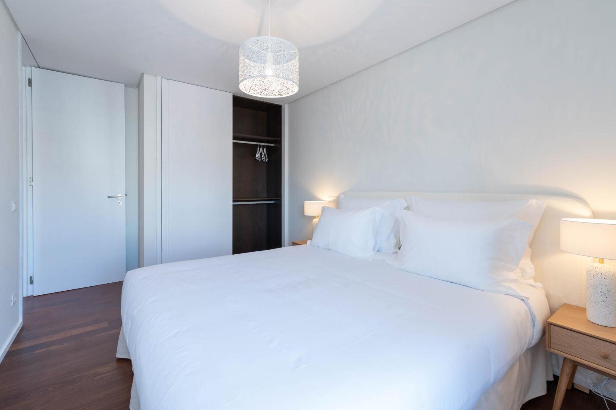 Cedofeita Sunny Apartment - Balcony & Parking Porto Buitenkant foto