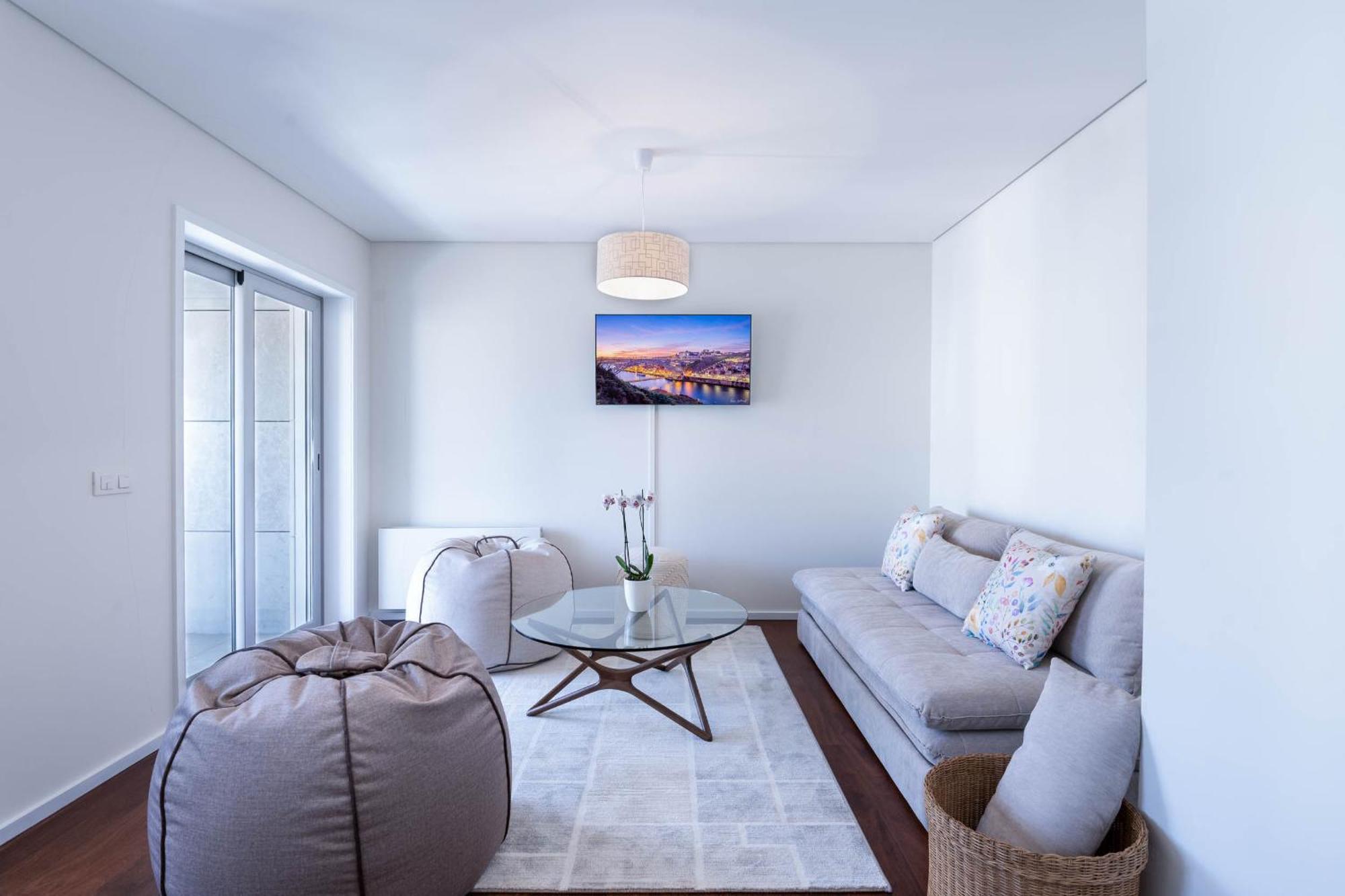 Cedofeita Sunny Apartment - Balcony & Parking Porto Buitenkant foto